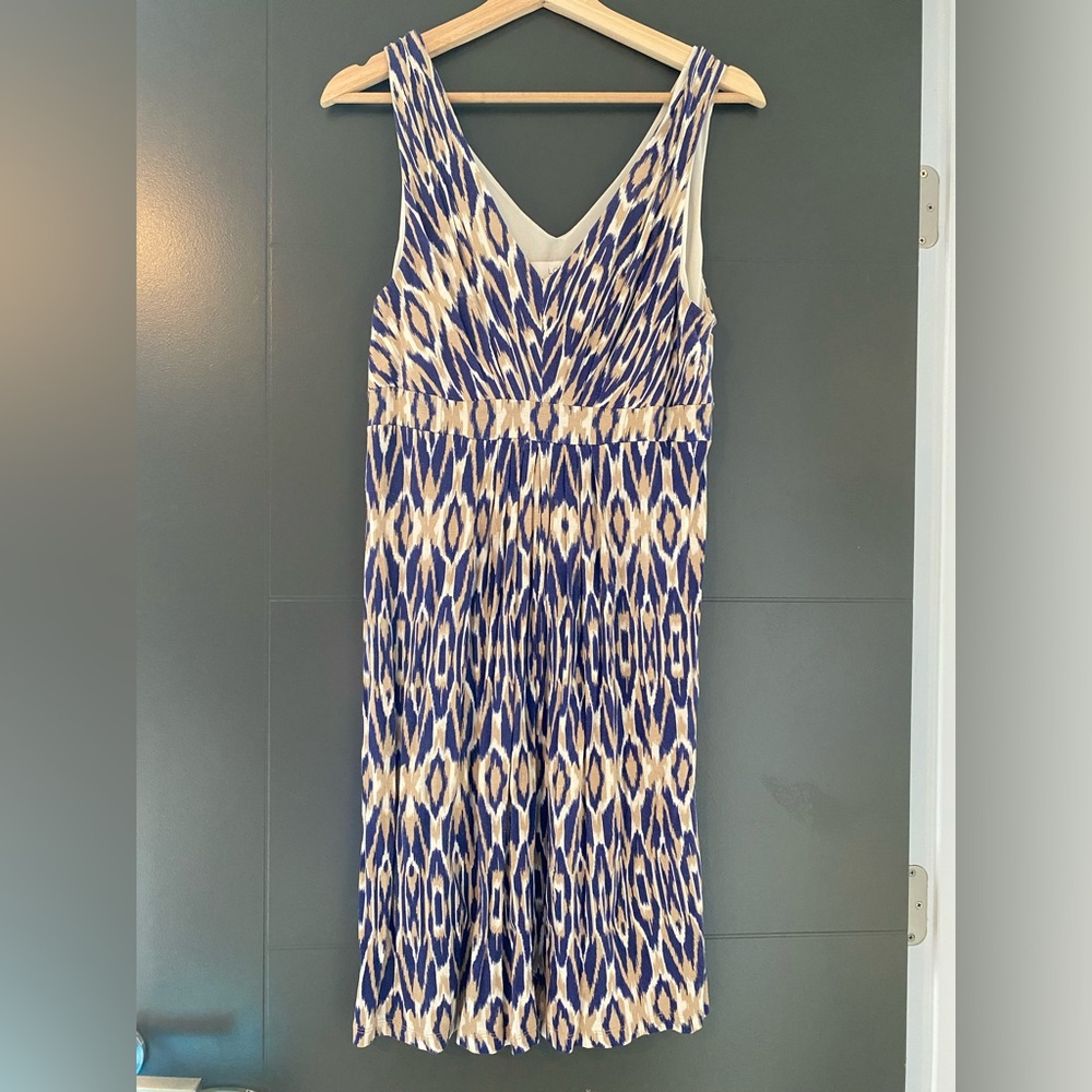 Elegant Blue and Cream Patterned Dress